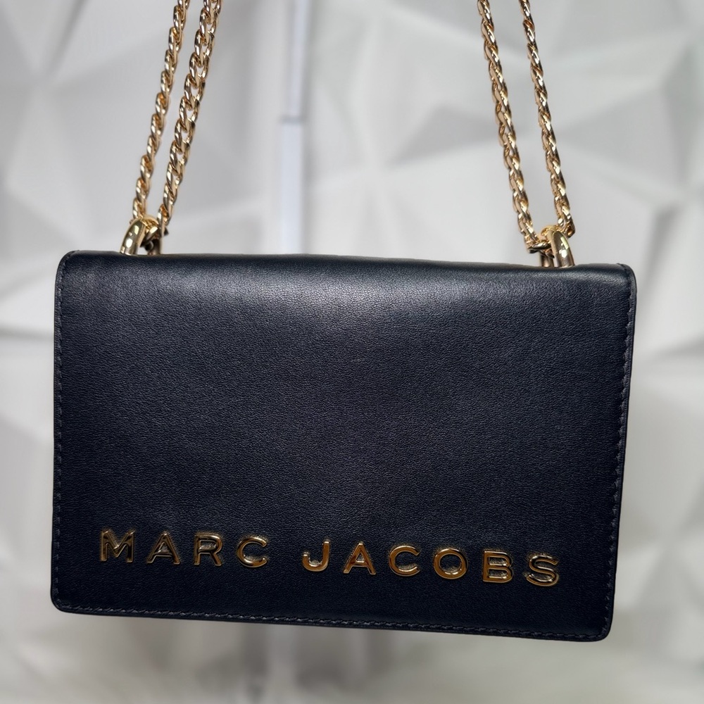 🌸Marc Jacobs Black and Gold Crossbody Bag 🌷 - Picture 2 of 13